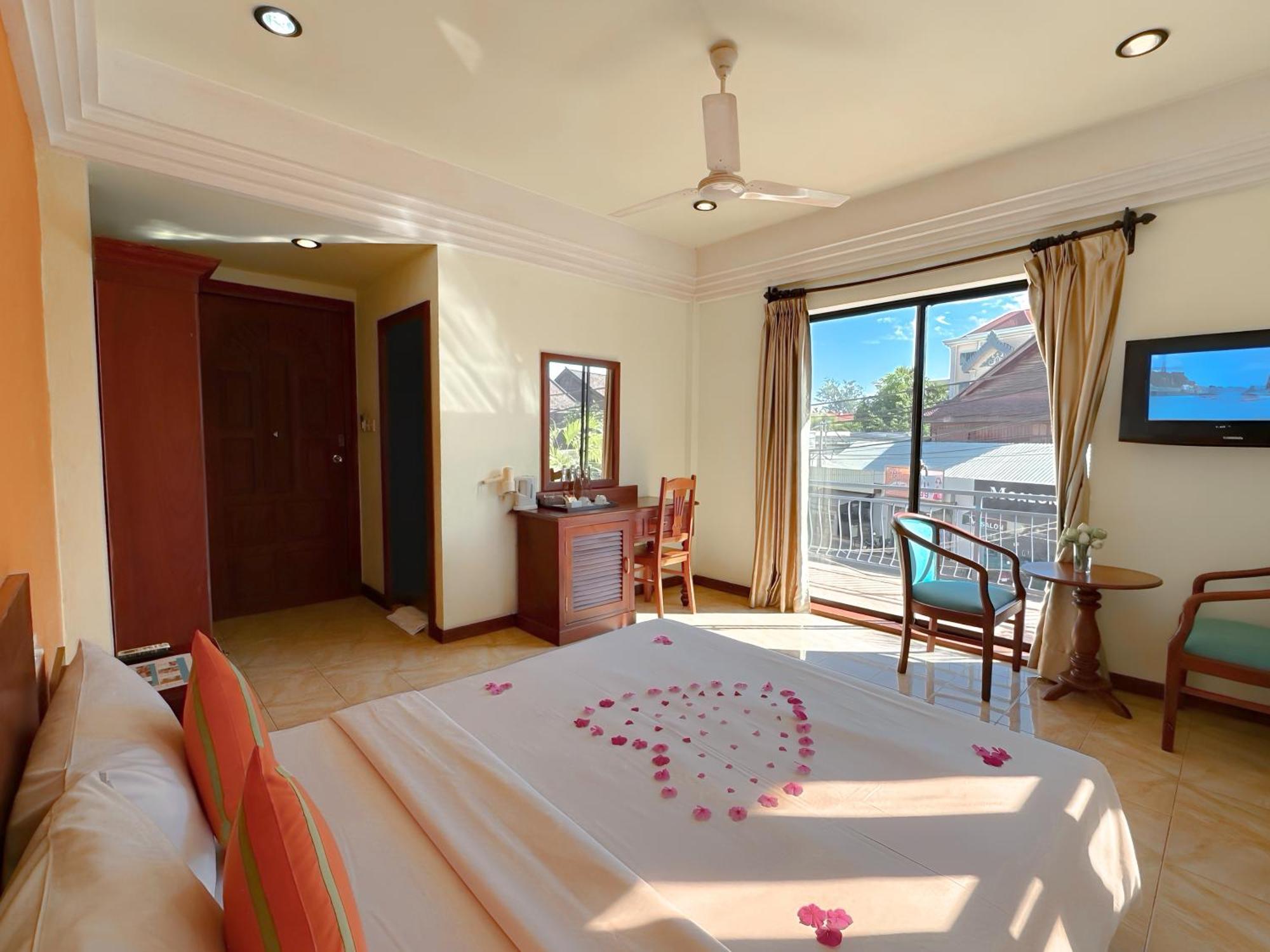 Vplus Hotel Сием Реап Екстериор снимка
